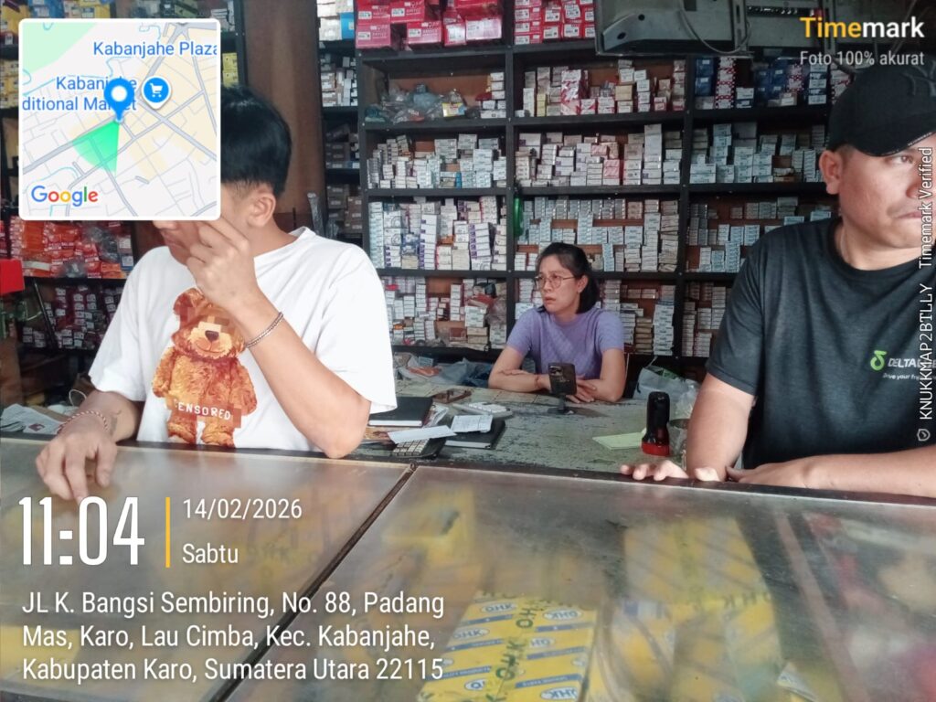 BENGKEL KERETA SENTOSA DI KABANJAHE MASIH BEROPERASI, MEMAINKAN SISI BADAN JALAN DAN DIDUGA TANPA IJIN