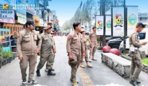 PENERTIBAN HUMANIS: PEMKAB KARO RAPIKAN TROTOAR DAN BAHU JALAN DI KABANJAHE-BERASTAGI