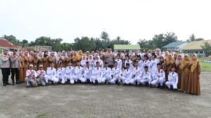 Kapolres Langkat Jadi Pembina Upacara di SMAN 1 Hinai, Tanamkan Disiplin, Anti Bullying dan Kesadaran Hukum Generasi Muda