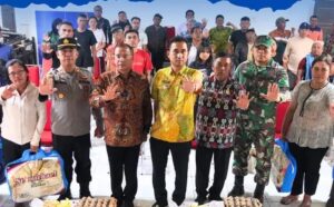 Terlindungi: Pemkab Karo Gerak Cepat, Bupati Serahkan Bantuan untuk Korban Puting Beliung di Tigapanah