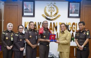 KAROBupati Karo Antonius Ginting dan Kajati Sumut Muhibuddin Sepakat Perkuat Tata Kelola Pemerintahan yang BersihRobert Tarigan SH8 Juni 2026Karo2414 Dilihat