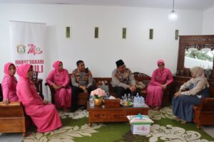 Wujud Kepedulian, Kapolres langkat Berikan Tali Asih Kepada Istri Personel Polri Yang Suaminya Telah Meninggal Dunia