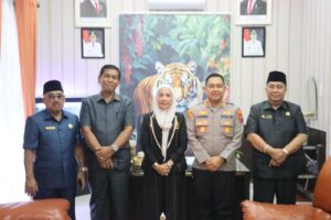 Penuh Keakraban, Kapolres Langkat Bersilaturahmi dengan Ketua DPRD