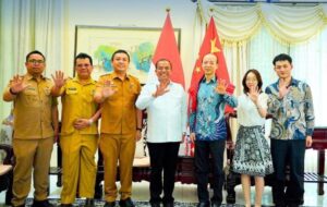 BUPATI KARO AUDIENSI DENGAN WAKIL KONSULAT JENDERAL REPUBLIK RAKYAT TIONGKOK DI MEDAN, BAHAS PENGEMBANGAN TEKNOLOGI PERTANIAN