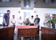 Kunjungi Moderamen GBKP, Bupati Karo Serahkan Surat Pernyataan Resmi Penyerahan Aset RSUD KabanjaheJumat, 07 Agustus 2026.