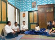 Bupati Karo Jenguk Siswi Terdampak MBG