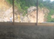 Kuta Bugus Kecamatan Tigaderket,Kabupaten Karo . Galian Delomit Masih Juga Ber operasi Penggelola Bermarga Manik Diduga Kebal Hukum .Apakah APH tanah Karo Hanya Tutup Mata ???