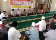 Kapolres Langkat Sambangi Masjid Jamik Al Amin, Serahkan Bansos dan Serap Aspirasi Warga