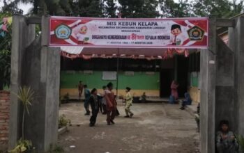 Keluarga Besar MIS Kebun Kelapa Sampaikan Terima Kasih kepada Anggota DPRD Langkat Purwanto atas Bantuan Material Sekolah