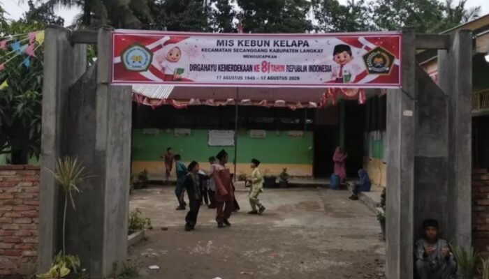 Keluarga Besar MIS Kebun Kelapa Sampaikan Terima Kasih kepada Anggota DPRD Langkat Purwanto atas Bantuan Material Sekolah