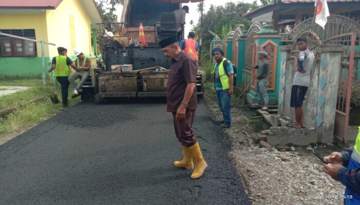 Usulan musrembangAnggota DPRD Langkat Purwanto dari PKS Terealisasi, Jalan Lingkungan III dan IV Kelurahan Hinai Kiri Diaspal Hotmix Sepanjang 1850 Meter